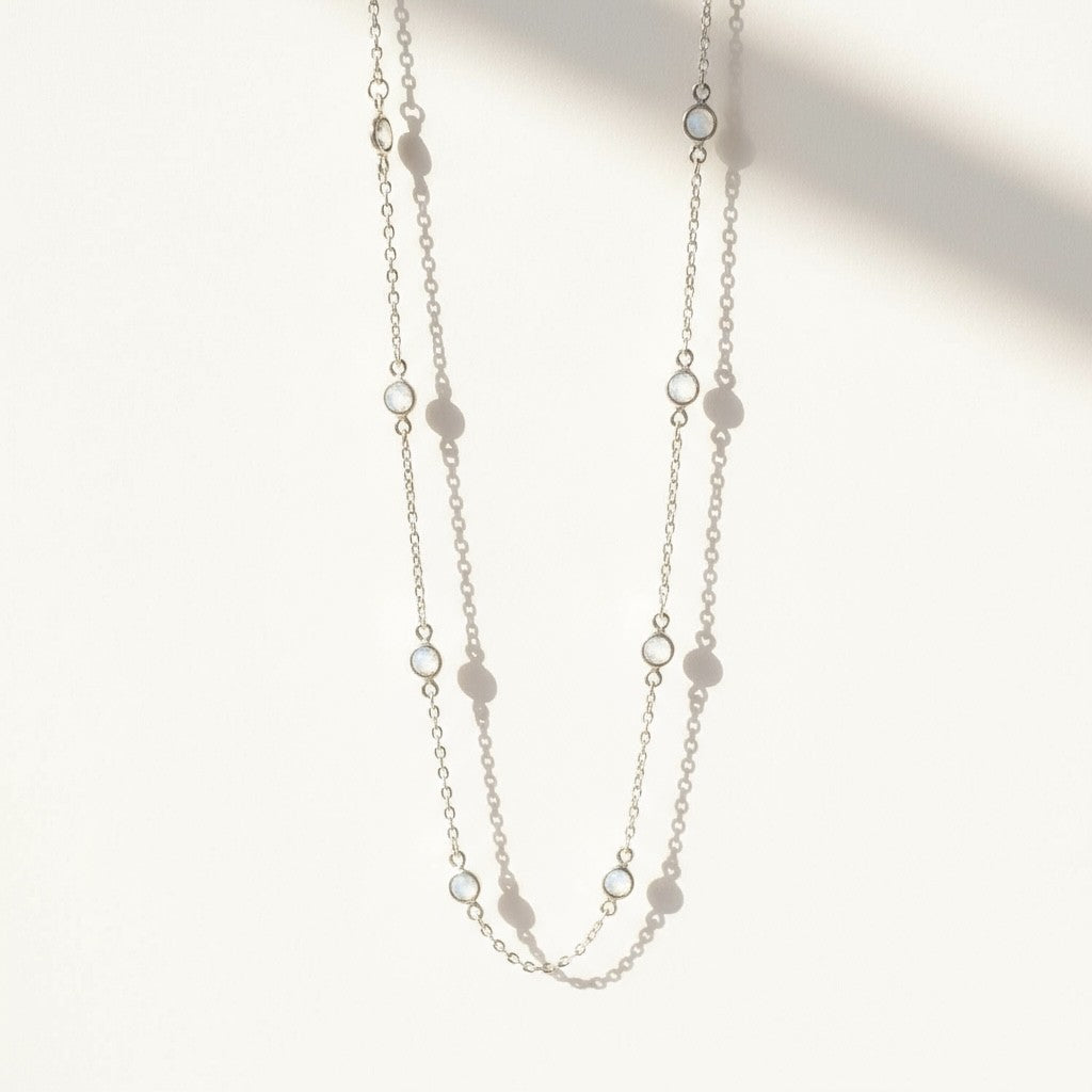 Collier Orbis mit Regenbogen Mondstein