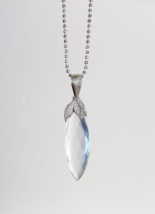 Bergkristall Navette Anhänger in Silber 925 mit Pflanzenblättern