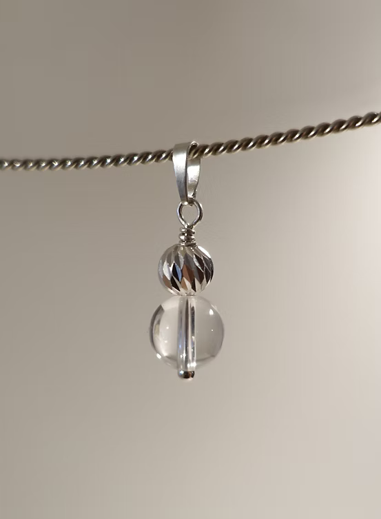 Bergkristall Anhänger „Pilula“ in Silber 925