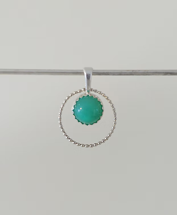 Anhänger "orbis" mit einem Chrysopras