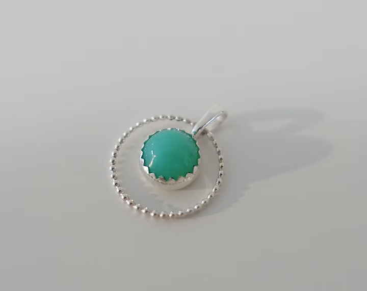 Anhänger "orbis" mit einem Chrysopras