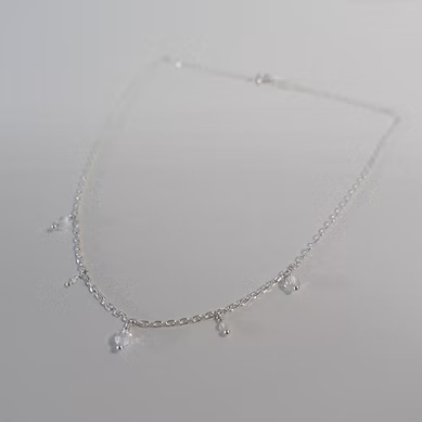 Collier "Pilula" mit feinen Bergkristallen
