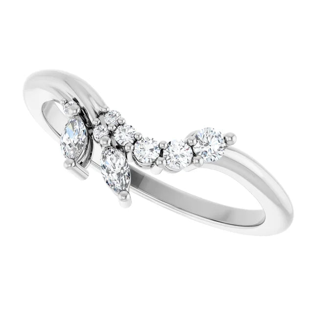 Floraler Ring mit zwei Marquise & sieben eingearbeiteten Brillanten
