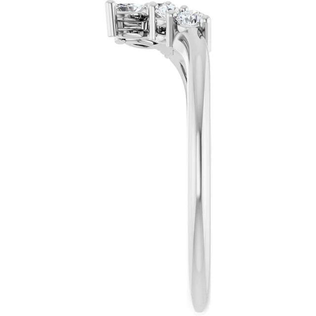 Floraler Ring mit zwei Marquise & sieben eingearbeiteten Brillanten