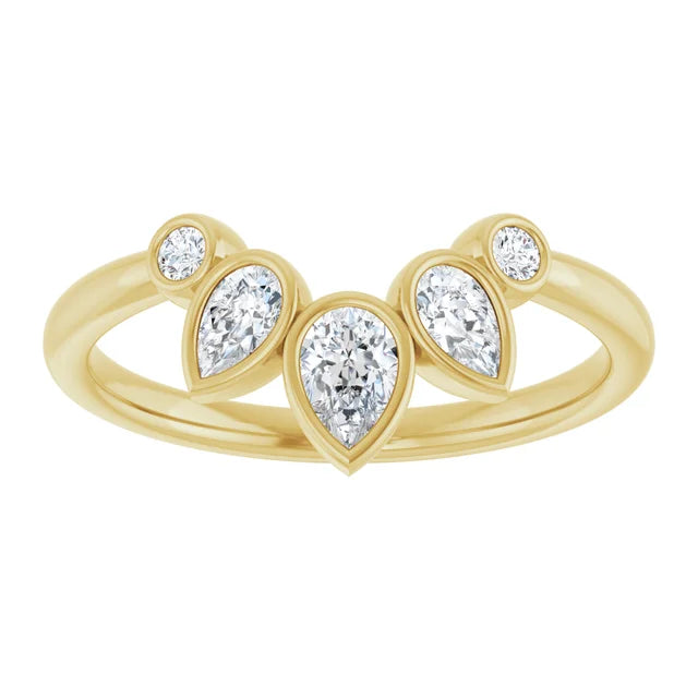 Ring Aurea - 3 Brillanten in Tropfenform funkeln in einer Lünettenfassung