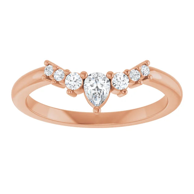 Elegant-Sinnlicher Ring mit V - förmige Kontur und 7 Brillanten