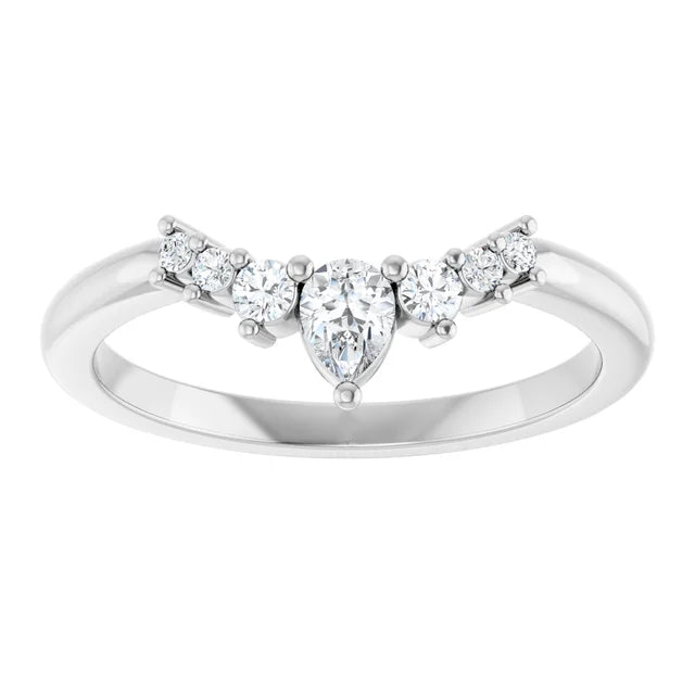 Elegant-Sinnlicher Ring mit V - förmige Kontur und 7 Brillanten