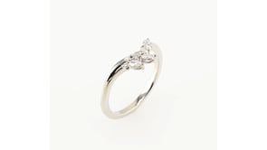 Floraler Ring mit zwei Marquise & sieben eingearbeiteten Brillanten
